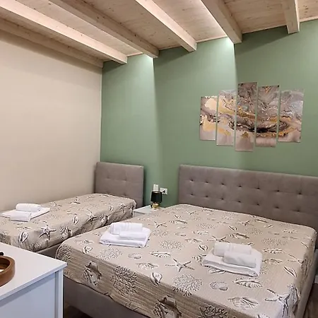 La Perla Di B & J Apartment